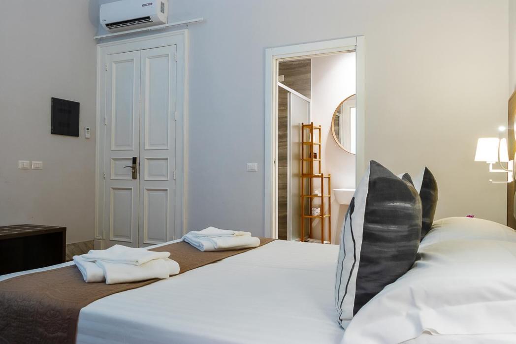 Re Vittorio De Luxe Bed & Breakfast Messina Ngoại thất bức ảnh